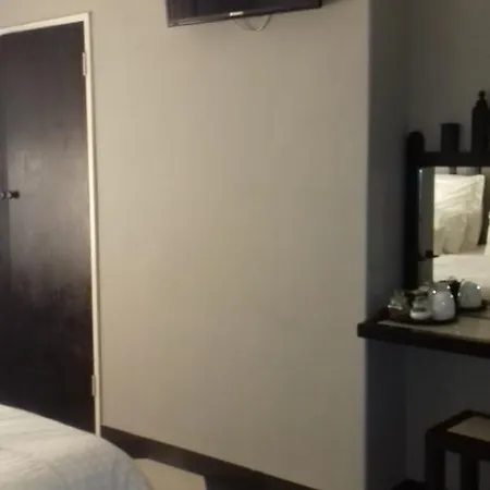 Central Hotel Warrenton *